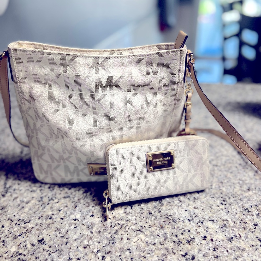 Michael Michael Kors Glamour is in the bag with our 2-in-1 Sally satchel